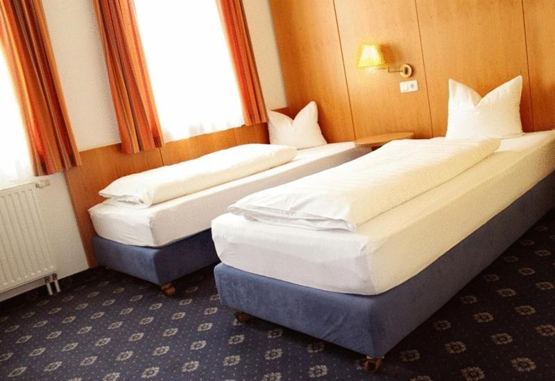 Hotel Servus Europa Suben Zimmer foto